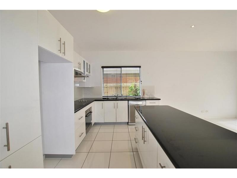 17 Barrine Crescent, Caloundra West QLD 4551