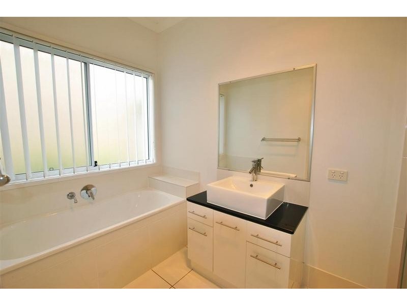 17 Barrine Crescent, Caloundra West QLD 4551