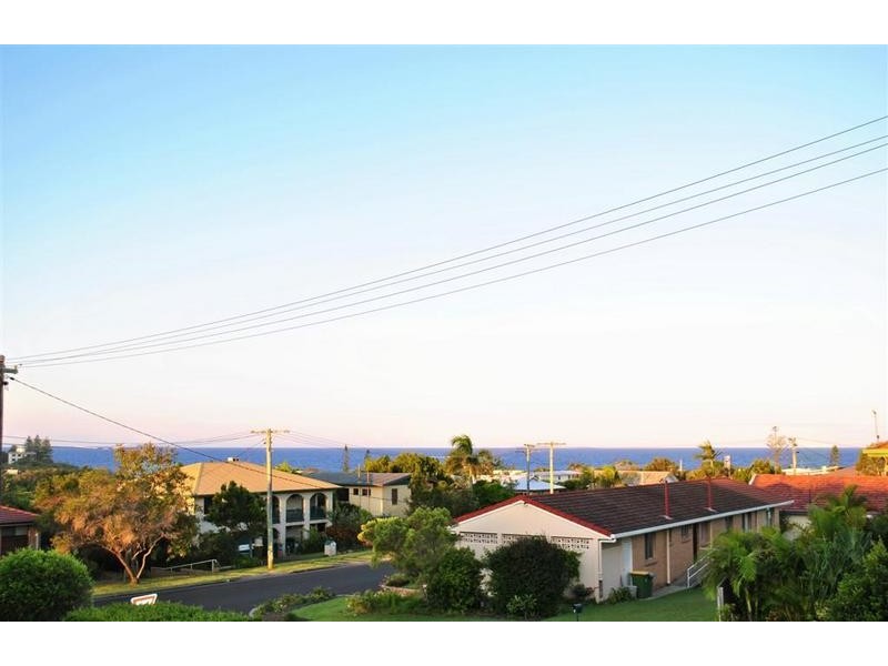 4 Barr Avenue, Shelly Beach QLD 4551