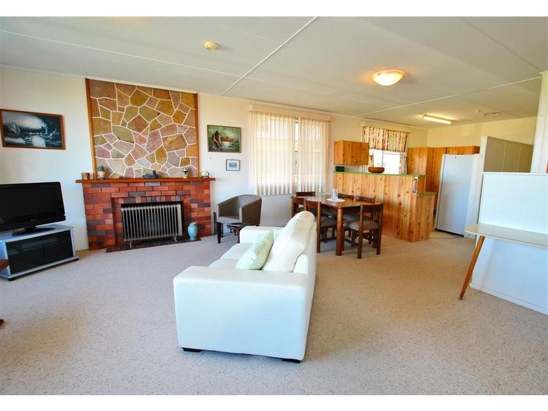 4 Barr Avenue, Shelly Beach QLD 4551