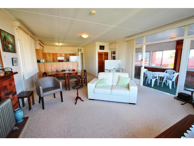 4 Barr Avenue, Shelly Beach QLD 4551