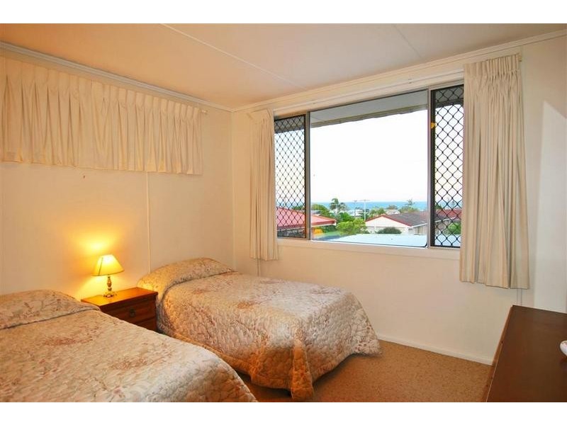 4 Barr Avenue, Shelly Beach QLD 4551