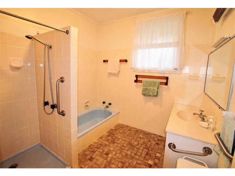 4 Barr Avenue, Shelly Beach QLD 4551