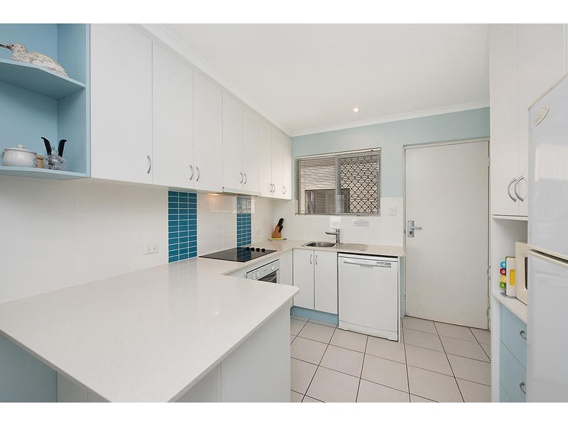 2/ 7 Dingle Avenue, Kings Beach QLD 4551