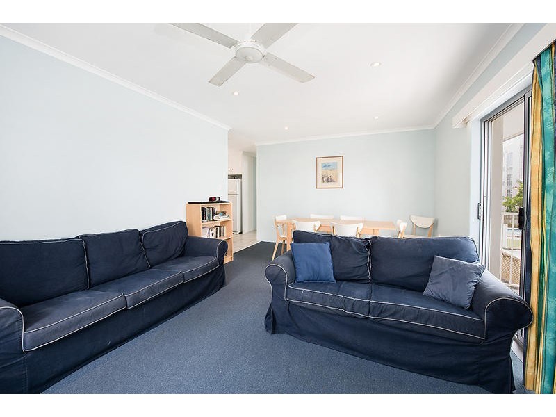 2/ 7 Dingle Avenue, Kings Beach QLD 4551
