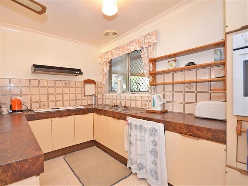 33 Beerburrum Street, Battery Hill QLD 4551