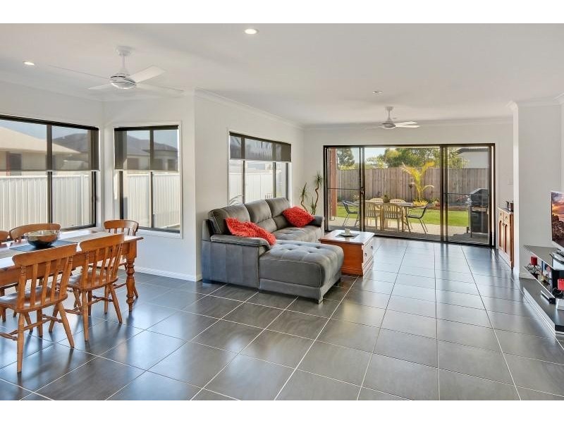 1 Bells Esplanade, Pelican Waters QLD 4551