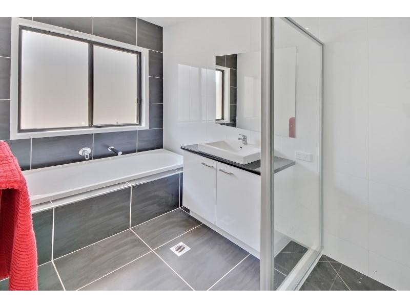 1 Bells Esplanade, Pelican Waters QLD 4551