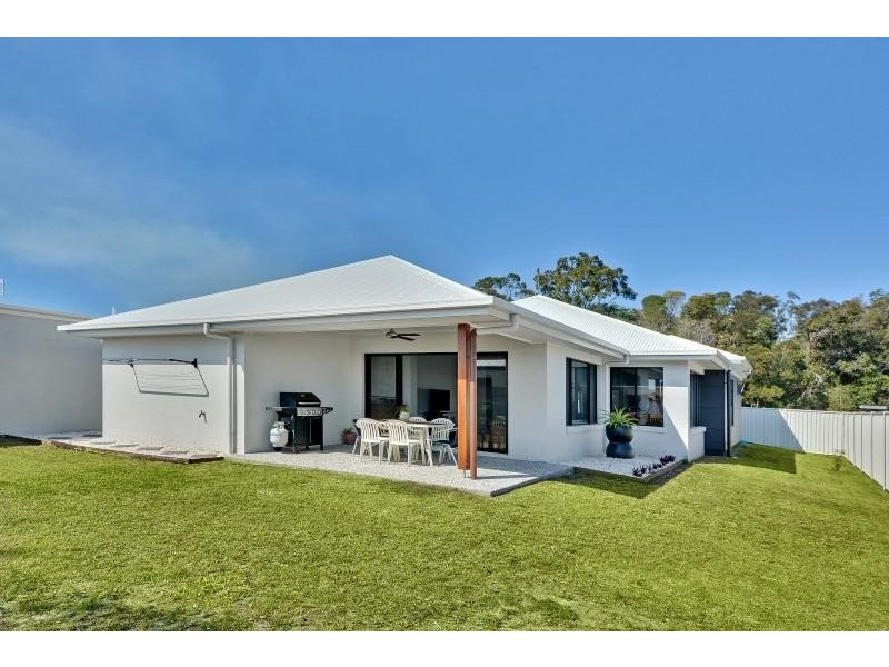 1 Bells Esplanade, Pelican Waters QLD 4551