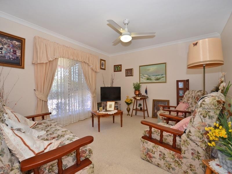 13 Bellevue Drive, Little Mountain QLD 4551