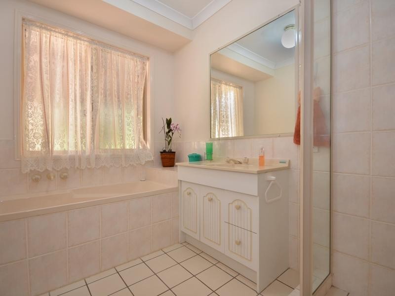 13 Bellevue Drive, Little Mountain QLD 4551