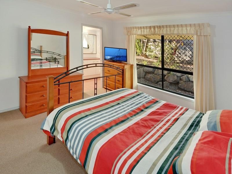 25 Bellevue Drive, Little Mountain QLD 4551