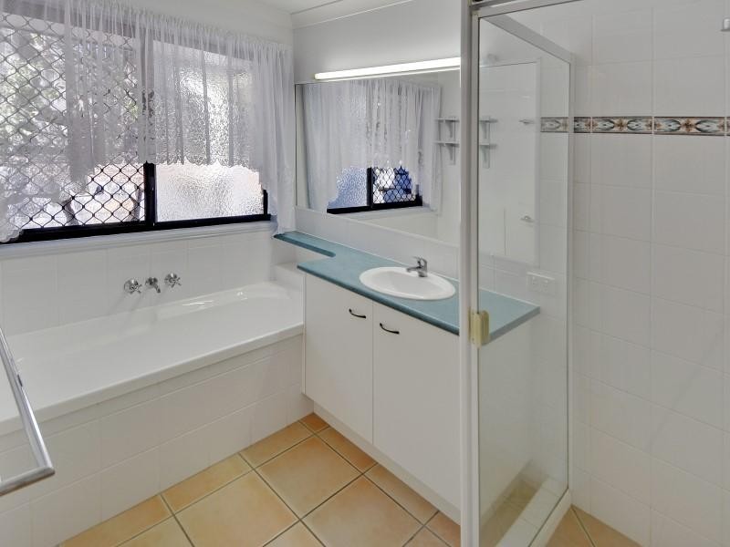 25 Bellevue Drive, Little Mountain QLD 4551