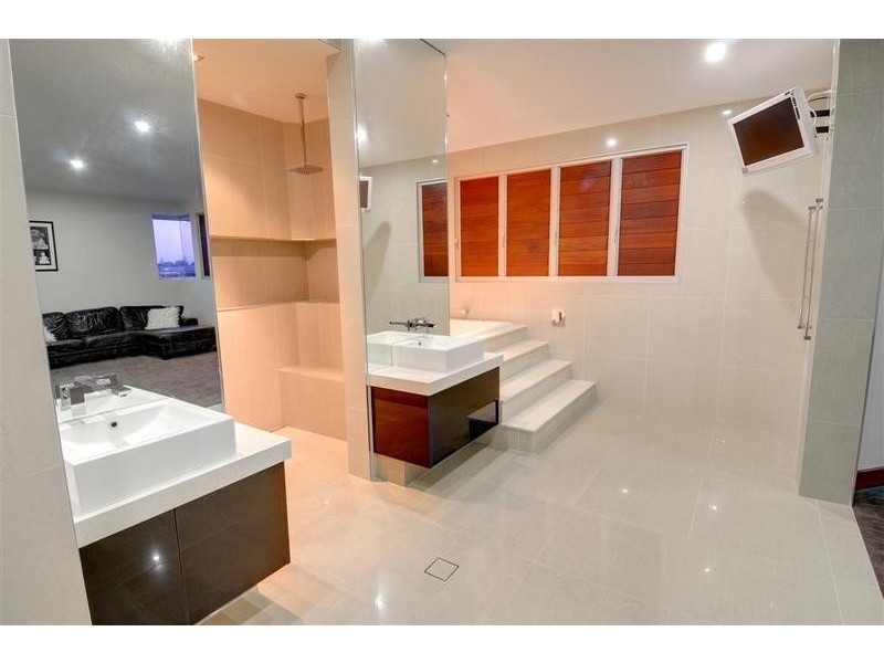 77 Bellanboe Circuit, Pelican Waters QLD 4551
