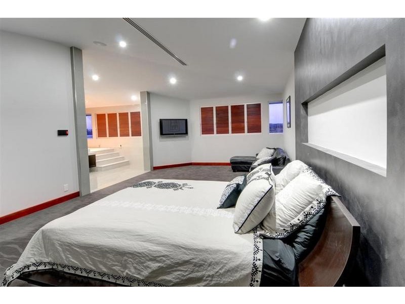 77 Bellanboe Circuit, Pelican Waters QLD 4551