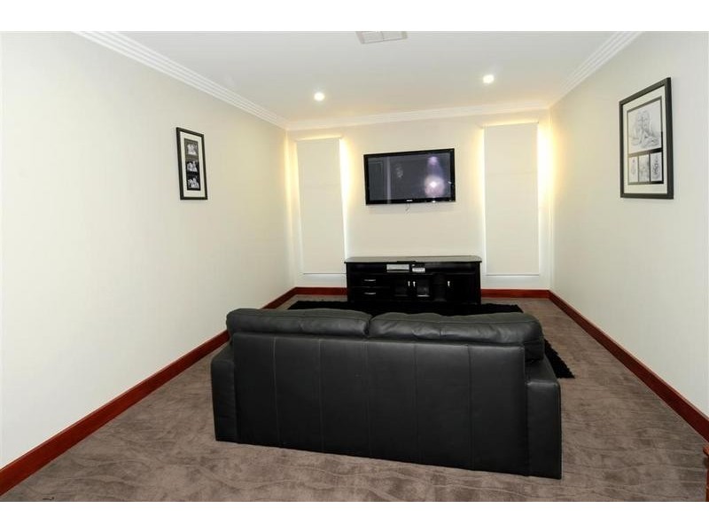 77 Bellanboe Circuit, Pelican Waters QLD 4551