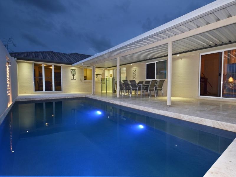 48 Bellevue Drive, Little Mountain QLD 4551