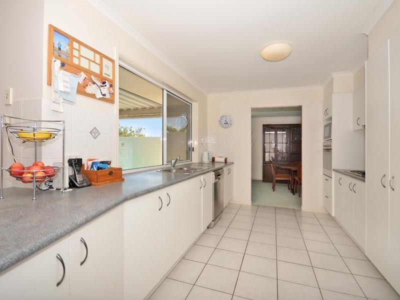 48 Bellevue Drive, Little Mountain QLD 4551