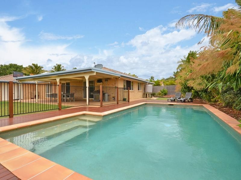 4 Berkley Place, Little Mountain QLD 4551