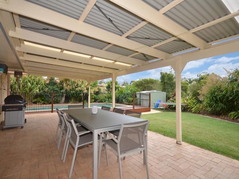 4 Berkley Place, Little Mountain QLD 4551