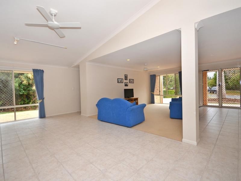 4 Berkley Place, Little Mountain QLD 4551