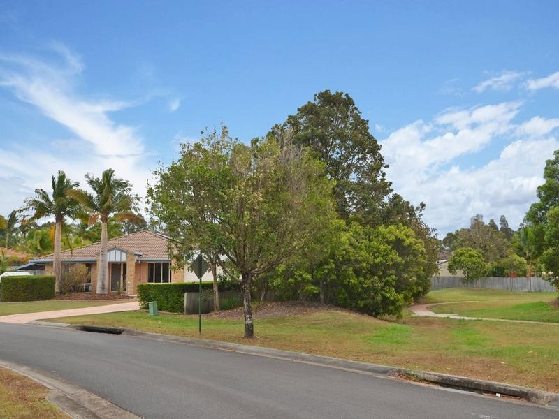4 Berkley Place, Little Mountain QLD 4551