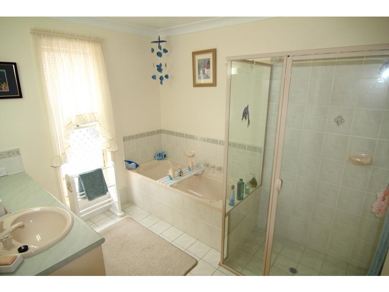 6 Bongaree Drive, Pelican Waters QLD 4551