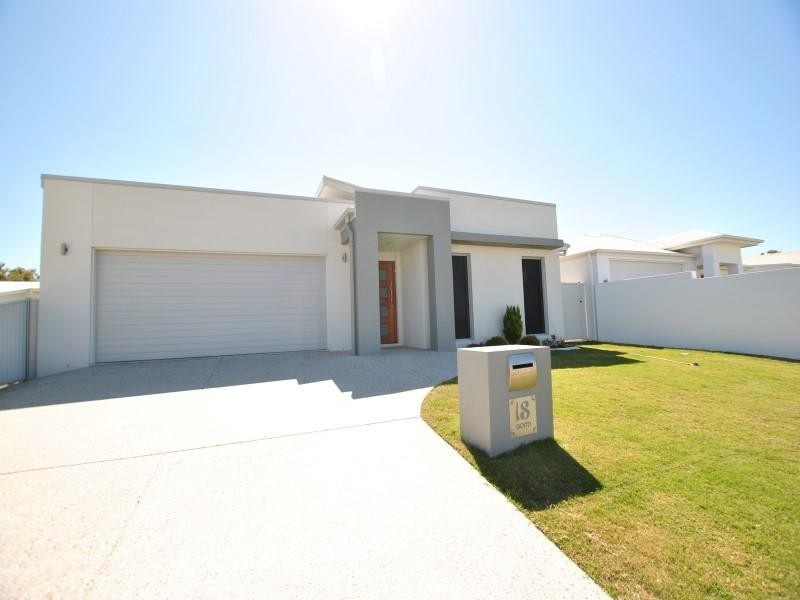 18 Bond Street, Pelican Waters QLD 4551