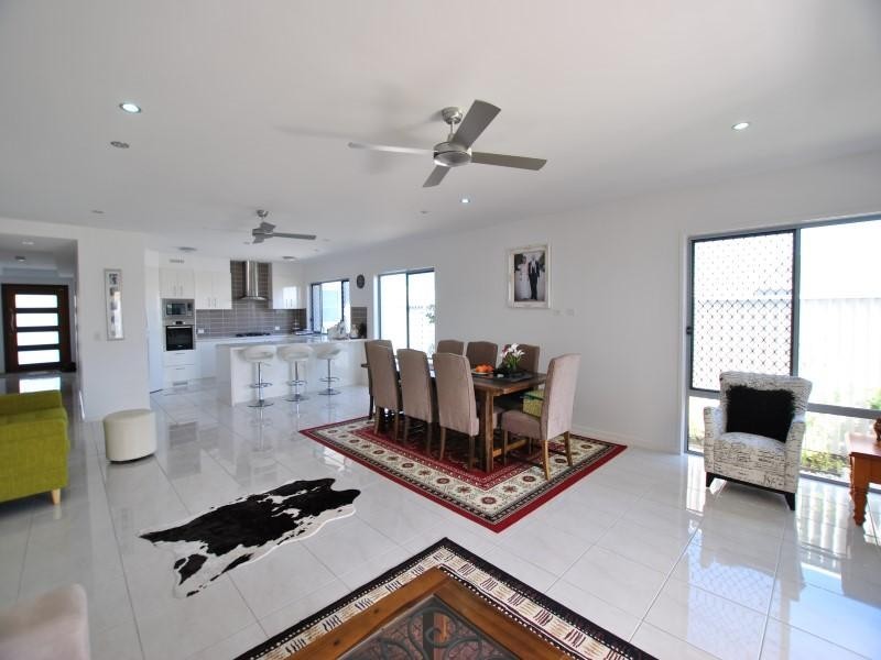 18 Bond Street, Pelican Waters QLD 4551