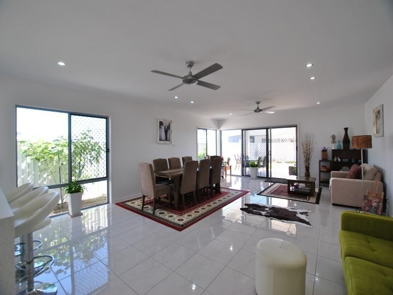 18 Bond Street, Pelican Waters QLD 4551