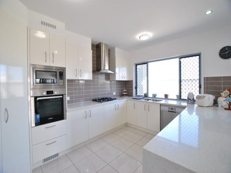 18 Bond Street, Pelican Waters QLD 4551