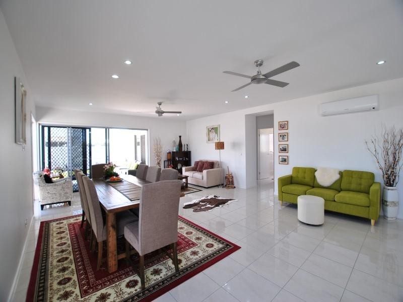 18 Bond Street, Pelican Waters QLD 4551