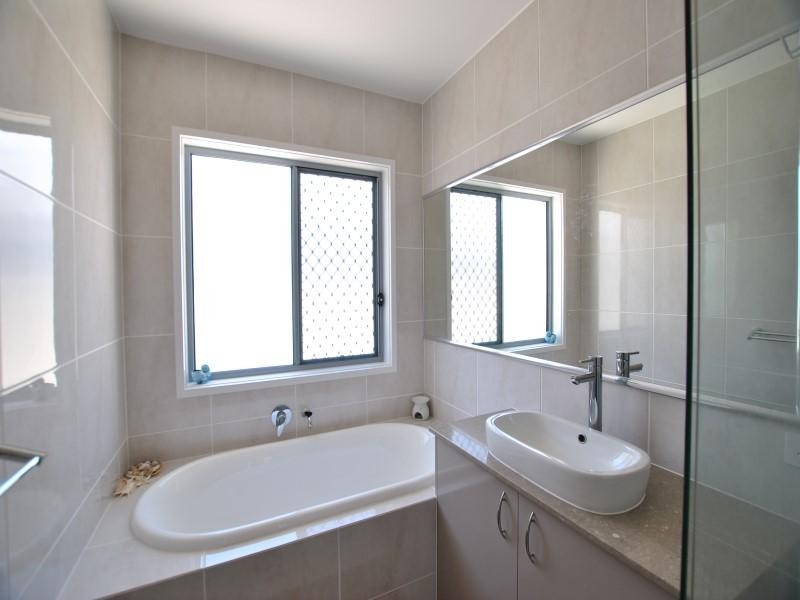 18 Bond Street, Pelican Waters QLD 4551