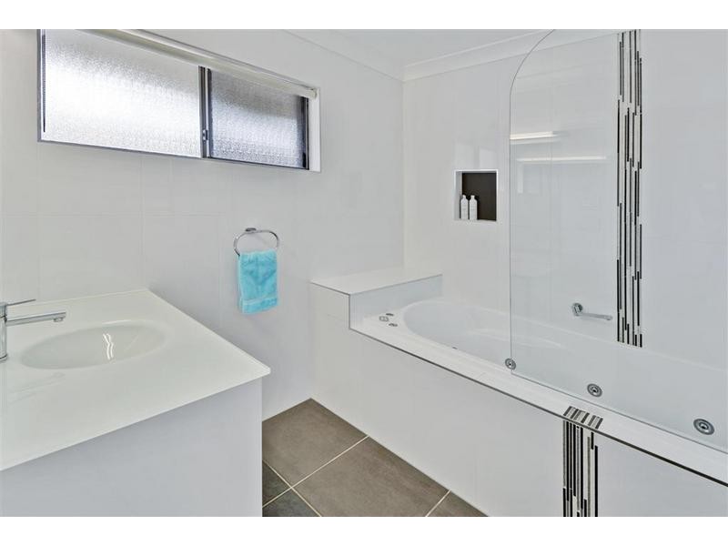 37 Booker Parade, Golden Beach QLD 4551