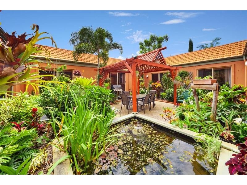 8 Bottlebrush Place, Little Mountain QLD 4551