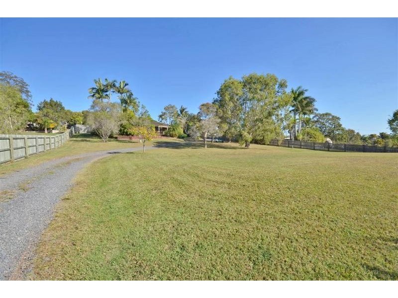 16 Brolga Court, Little Mountain QLD 4551