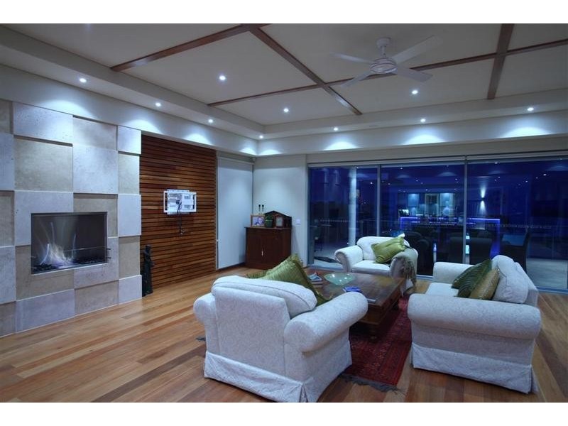 15b Burgess Street, Kings Beach QLD 4551
