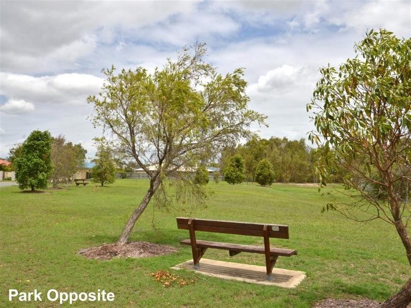 12 Bush Nut Court, Little Mountain QLD 4551