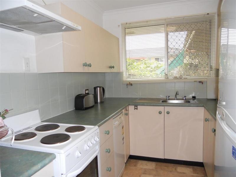 1/ 96 Beerburrum Street, Battery Hill QLD 4551