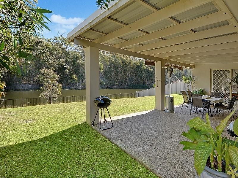 18 Campbellville Circuit, Pelican Waters QLD 4551