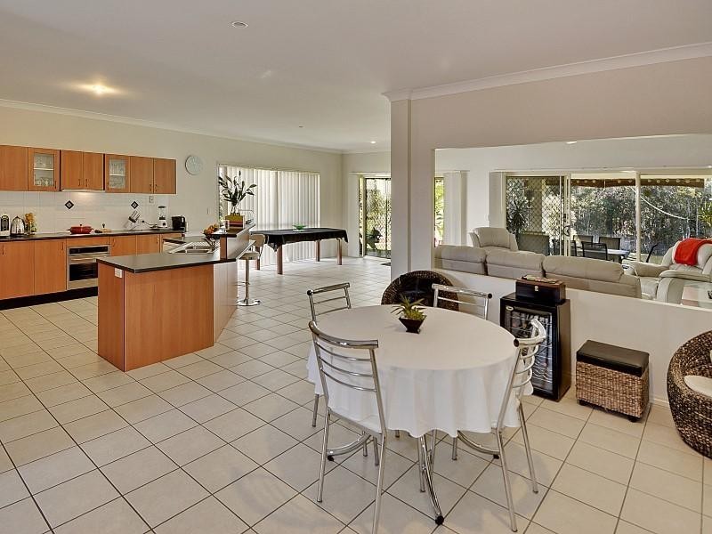 18 Campbellville Circuit, Pelican Waters QLD 4551