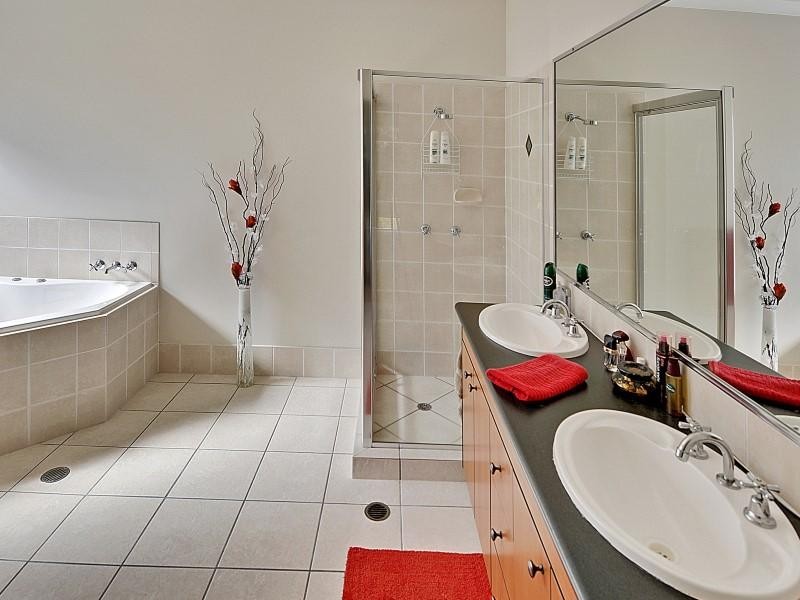 18 Campbellville Circuit, Pelican Waters QLD 4551