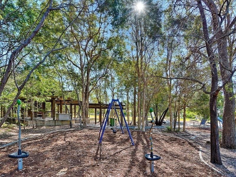 18 Campbellville Circuit, Pelican Waters QLD 4551