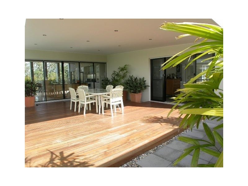 24 Campbellville Circuit, Pelican Waters QLD 4551