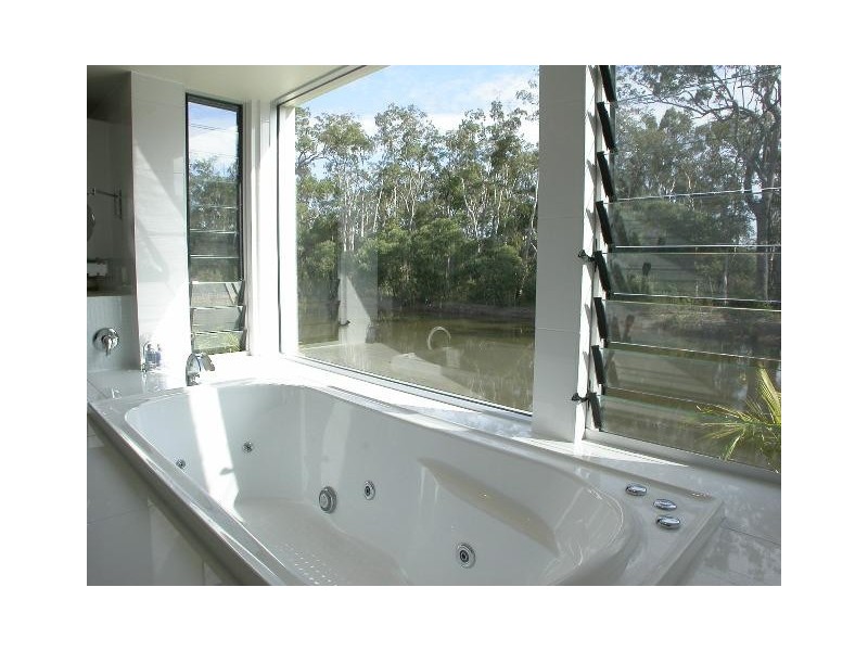 24 Campbellville Circuit, Pelican Waters QLD 4551