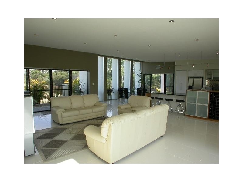 24 Campbellville Circuit, Pelican Waters QLD 4551