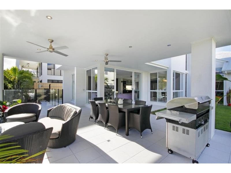 32 Campbellville Circuit, Pelican Waters QLD 4551