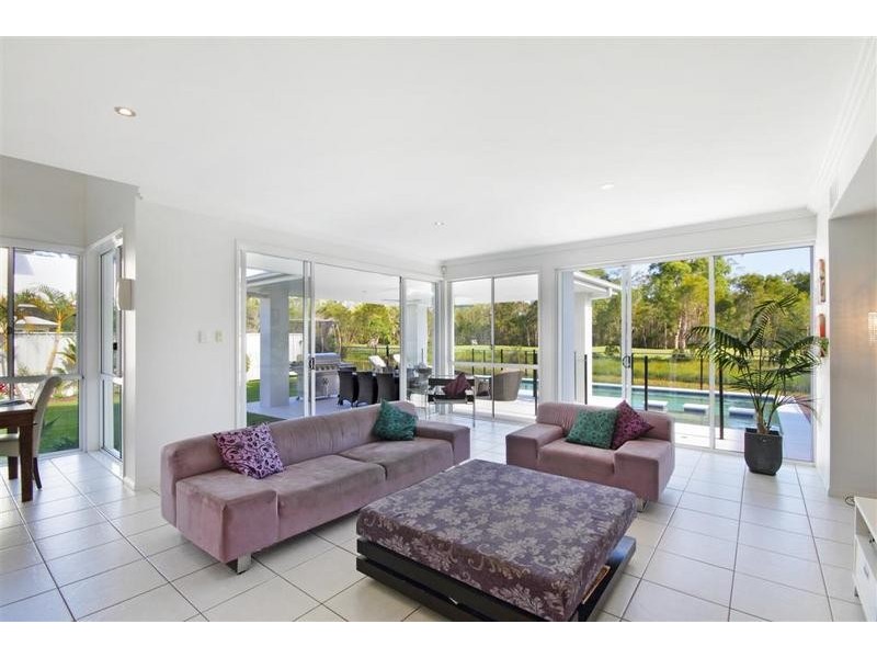 32 Campbellville Circuit, Pelican Waters QLD 4551