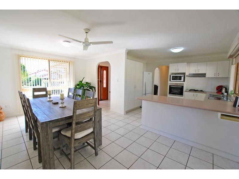 2 Carell Street, Currimundi QLD 4551