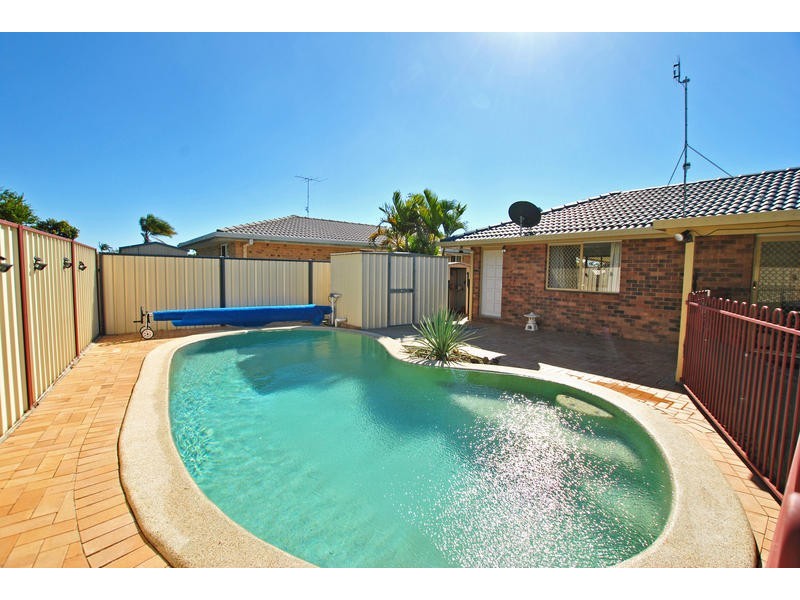 2 Carell Street, Currimundi QLD 4551